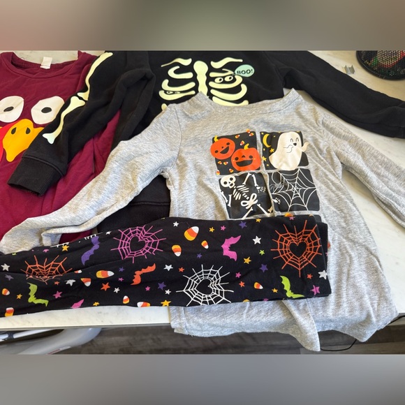 Halloween bundle Orange Skull Kids Pajamas 5T and 4T - Picture 2 of 3